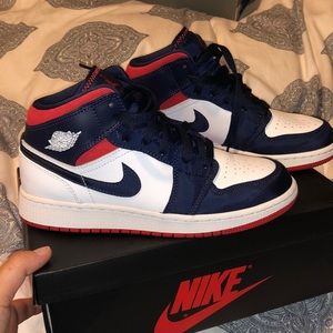Jordan 1 mid